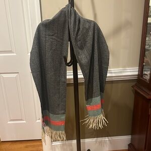 Elegant Gray Herringbone Scarf with Red and Green Stripes